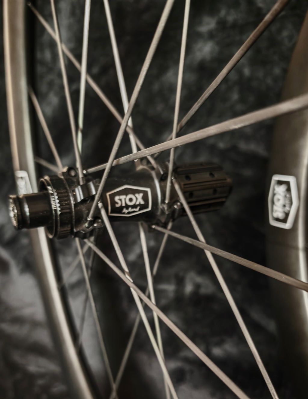Carbon Spoked 5031 (1281 grams)